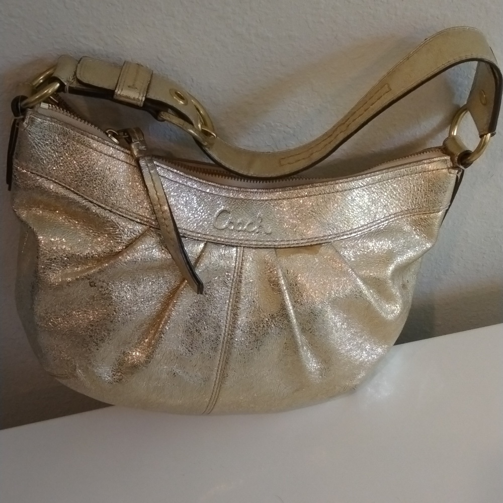Coach Gold purse 👜